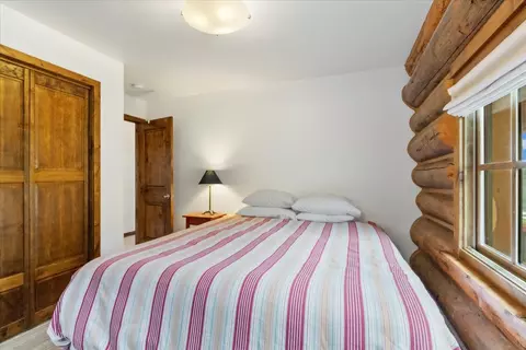 Bedroom - 471 Carpenter Ln, Eureka, MT 59917 photo 2 of 6