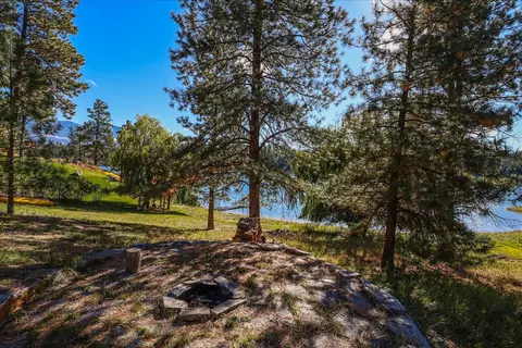 View/Area - 471 Carpenter Ln, Eureka, MT 59917 photo 4 of 7