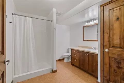 Bath - 471 Carpenter Ln, Eureka, MT 59917 photo 2 of 2