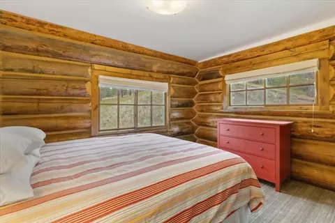Bedroom - 471 Carpenter Ln, Eureka, MT 59917 photo 1 of 6