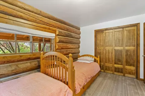 Bedroom - 471 Carpenter Ln, Eureka, MT 59917 photo 4 of 6