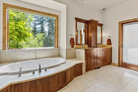 Bath - 5868 Sinclair Creek Rd, Eureka, MT 59917 photo 2 of 13