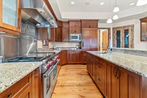 Kitchen - 5868 Sinclair Creek Rd, Eureka, MT 59917 photo 4 of 6