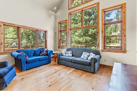 Living - 5868 Sinclair Creek Rd, Eureka, MT 59917 photo 6 of 9