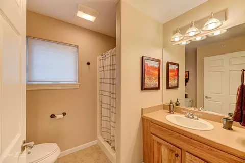 Bath - 31 Stoney Brook Dr #B, Clancy, MT 59634 photo 2 of 3