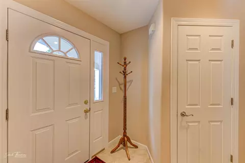 Entry Way - 31 Stoney Brook Dr #B, Clancy, MT 59634 photo 2 of 5
