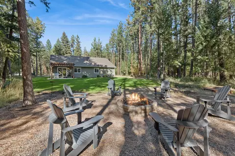 346 Lynnewood Dr, Columbia Falls, MT 59912