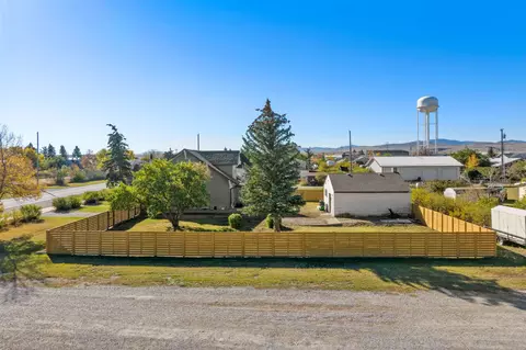 205 3rd St S, Stanford, MT 59479