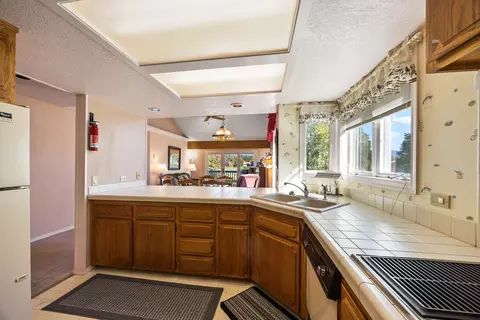 Kitchen - 39 Golf Ter #5, Bigfork, MT 59911 photo 2 of 4