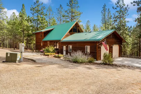 795 Bourne Ln, Victor, MT 59875