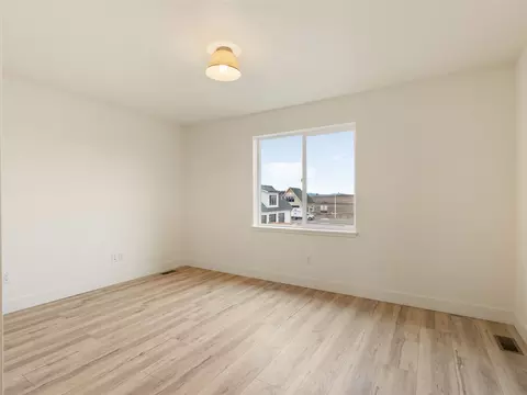 Bedroom - 212 Junebug Ct, Kalispell, MT 59901 photo 5 of 7