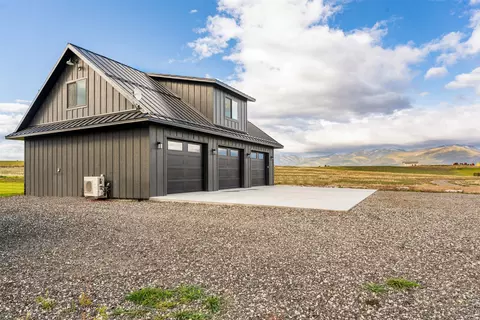 1013 Majestic Pine Pl, Stevensville, MT 59870