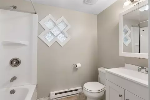 Bath - 120 N 2nd St, Hamilton, MT 59840 photo 2 of 4