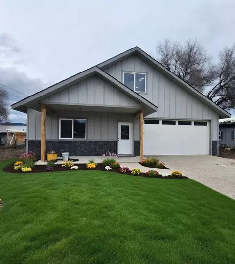 908 S Fourth Ave, Plains, MT 59859