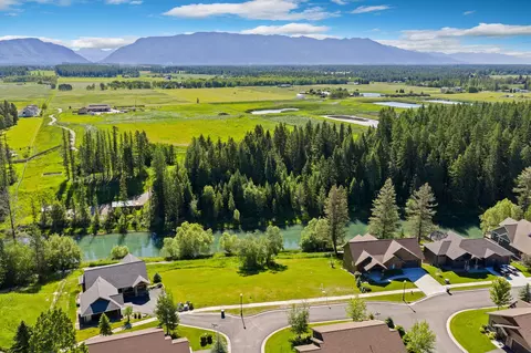 713 Clearwater Dr, Whitefish, MT 59937