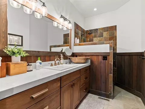 Bath - 3614 E Lakeshore Dr, Whitefish, MT 59937 photo 6 of 13