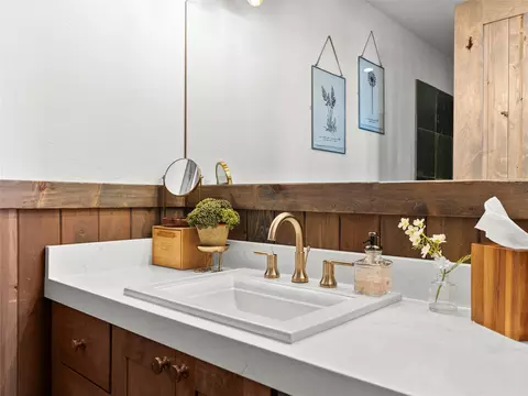 Bath - 3614 E Lakeshore Dr, Whitefish, MT 59937 photo 7 of 13