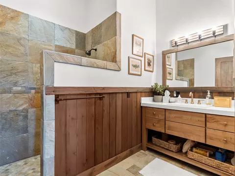 Bath - 3614 E Lakeshore Dr, Whitefish, MT 59937 photo 12 of 13