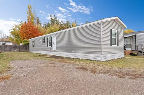 809 9th St W #17, Columbia Falls, MT 59912