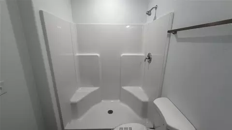 Bath - 223 E Commerce Way #14, Libby, MT 59923 photo 6 of 6