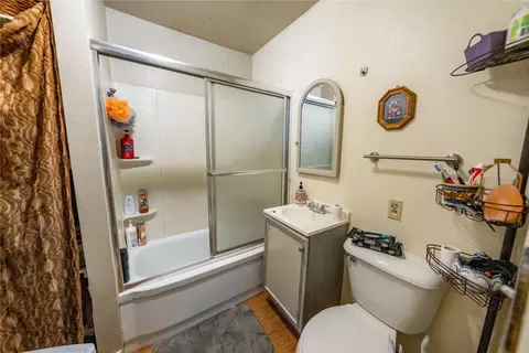 Bath - 1009 Idaho Ave, Libby, MT 59923 photo 1 of 1