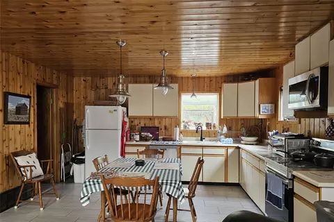 Kitchen - 48 Sloway Frontage Rd E, Superior, MT 59872 photo 2 of 4