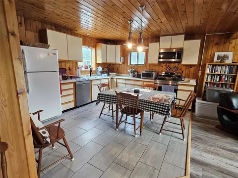 Kitchen - 48 Sloway Frontage Rd E, Superior, MT 59872 photo 3 of 4