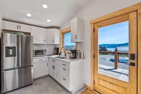 Kitchen - 44910 44900 Gunbarrel Ln, Elmo, MT 59915 photo 7 of 11