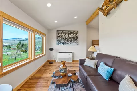 Living - 44910 44900 Gunbarrel Ln, Elmo, MT 59915 photo 10 of 11