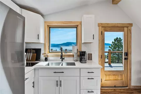 Kitchen - 44910 44900 Gunbarrel Ln, Elmo, MT 59915 photo 9 of 11