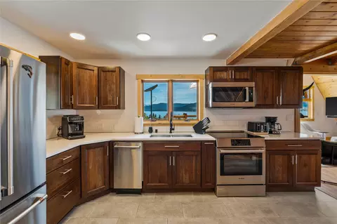 Kitchen - 44910 44900 Gunbarrel Ln, Elmo, MT 59915 photo 4 of 11