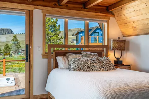 Bedroom - 44910 44900 Gunbarrel Ln, Elmo, MT 59915 photo 4 of 10
