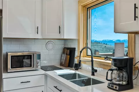 Kitchen - 44910 44900 Gunbarrel Ln, Elmo, MT 59915 photo 8 of 11
