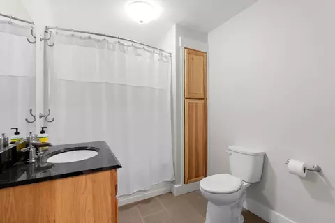 Bath - 1844 Echo Cabin Loop, Bigfork, MT 59911 photo 1 of 3