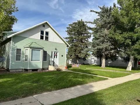 415 Illinois Ave, Valier, MT 59486