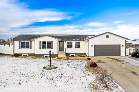 317 39th Ave NE, Great Falls, MT 59404