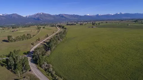 000 Falcon Watch Rd, Hamilton, MT 59840
