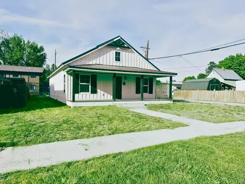 412 W 4th St, Libby, MT 59923