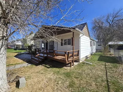 27 5th Ave SW, Choteau, MT 59422
