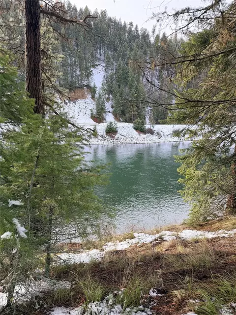 77 Trestle Creek Dr, Saint Regis, MT 59866