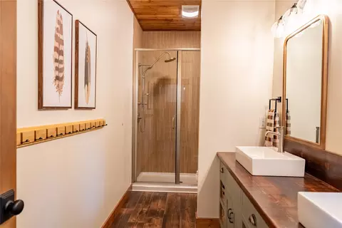 Bath - 331 Cheyenne Ct, Troy, MT 59935 photo 2 of 11