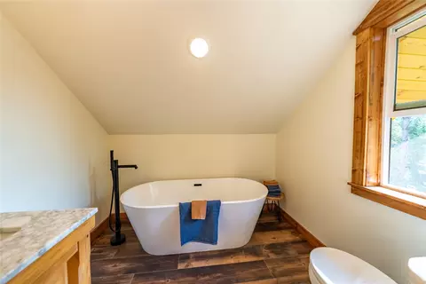 Bath - 331 Cheyenne Ct, Troy, MT 59935 photo 9 of 11