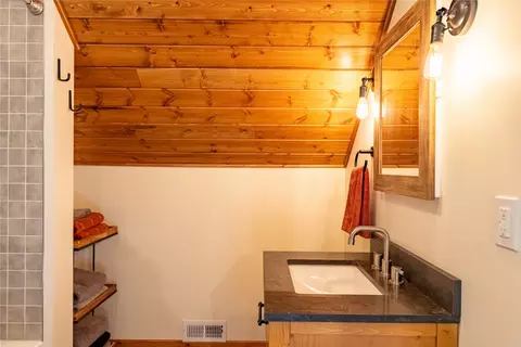Bath - 331 Cheyenne Ct, Troy, MT 59935 photo 7 of 11