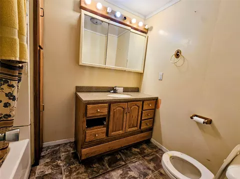 Bath - 612 W 1st St, Libby, MT 59923 photo 1 of 2