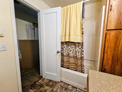 Bath - 612 W 1st St, Libby, MT 59923 photo 2 of 2
