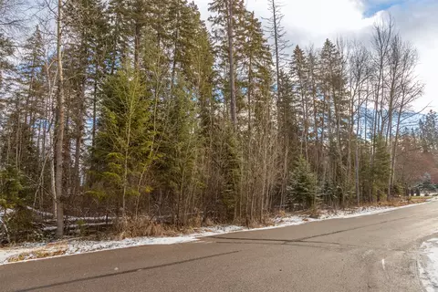295 Emerald Dr, Whitefish, MT 59937 photo 3