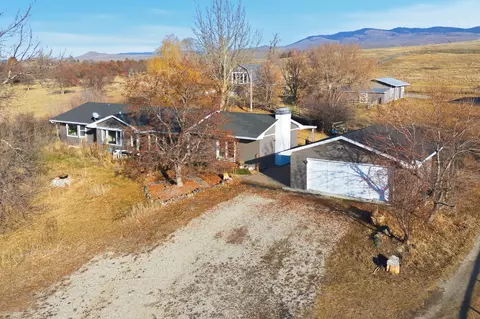 1948 Mountain View Orchard Rd, Corvallis, MT 59828