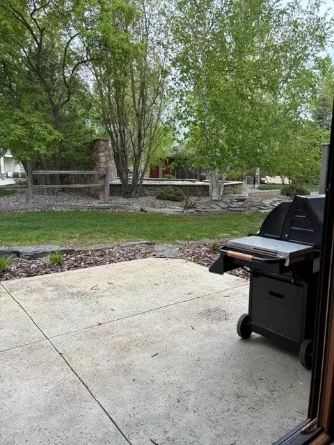 Exterior - 68 Bay Harbor Dr, Bigfork, MT 59911 photo 2 of 2