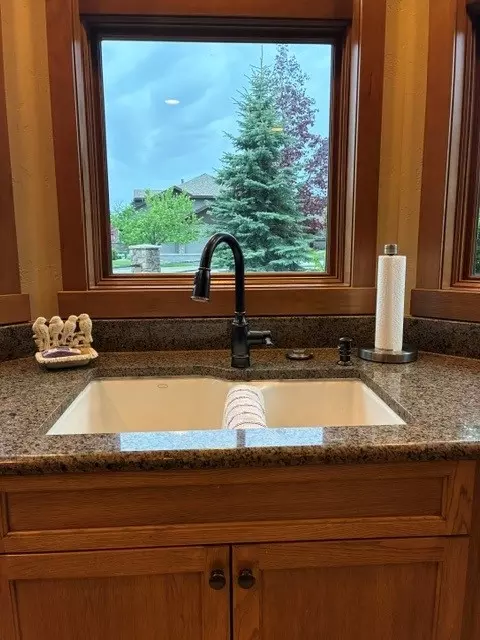 Kitchen - 68 Bay Harbor Dr, Bigfork, MT 59911 photo 2 of 3