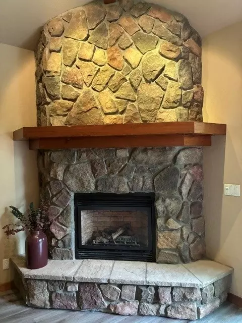 Living - 68 Bay Harbor Dr, Bigfork, MT 59911 photo 2 of 2